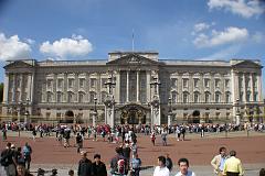 
Buckingham Palace is the official London residence of The Queen and is one of the most famous and easily recognizable fa�ades of any building in the world.
